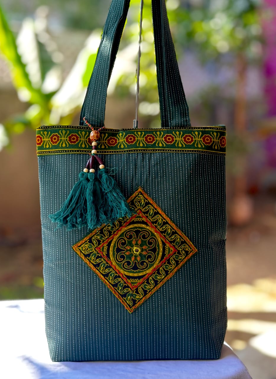Hand bag
