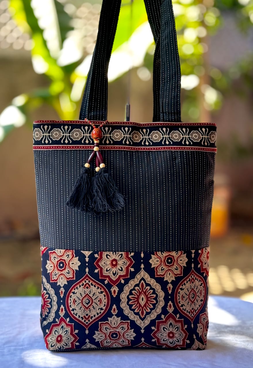 Hand bag