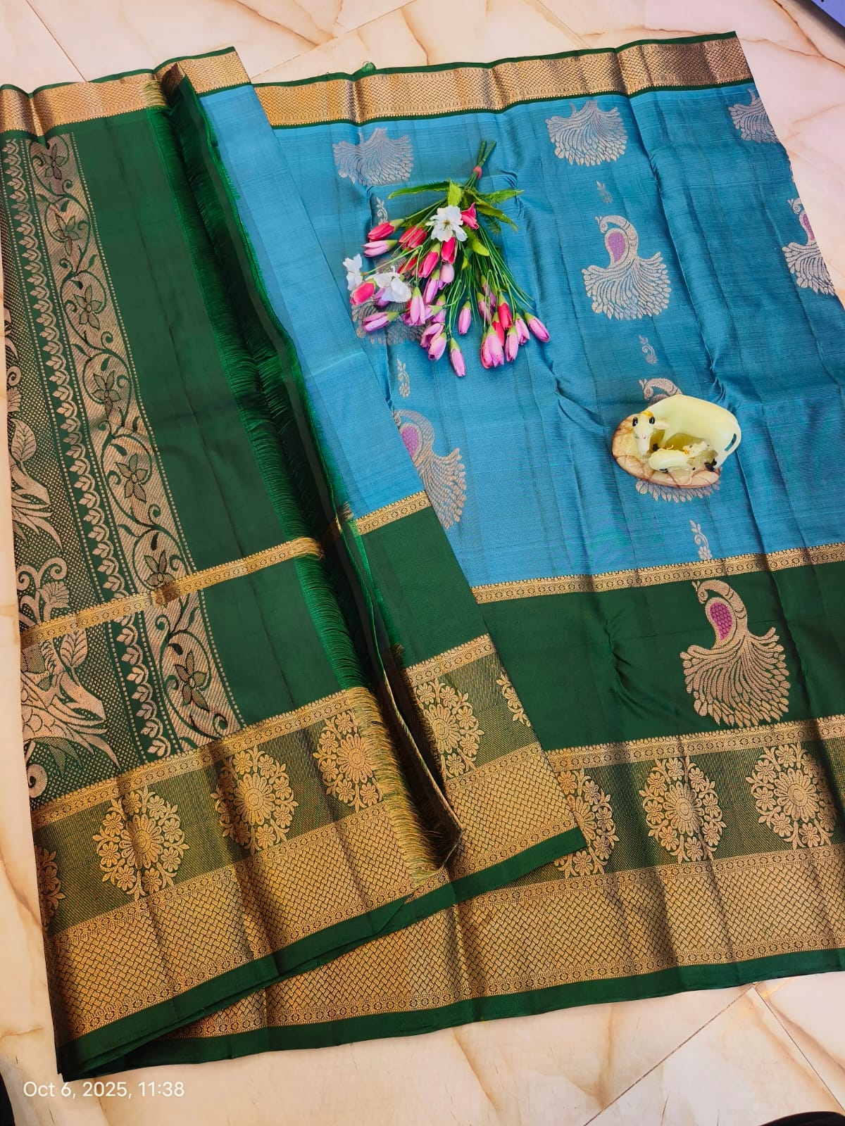 Light Weight Pure Silk Buttas Design Kanchi Border Saree