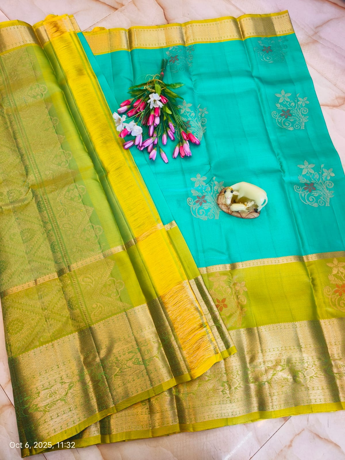 Light Weight Pure Silk Buttas Design Kanchi Border Saree