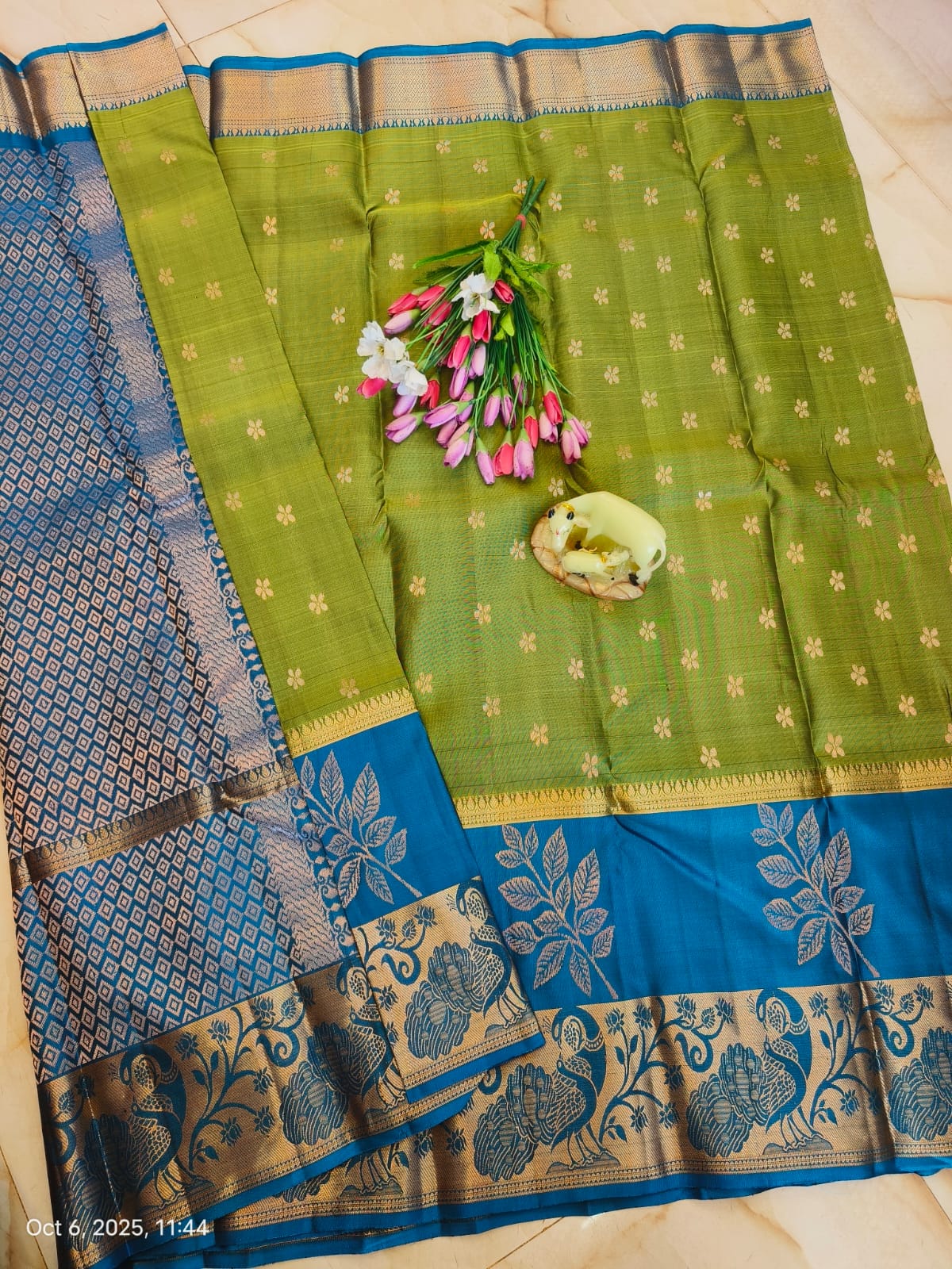 Light Weight Pure Silk Buttas Design Kanchi Border Saree