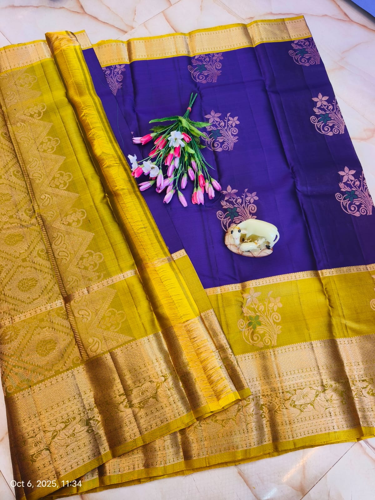 Light Weight Pure Silk Buttas Design Kanchi Border Saree
