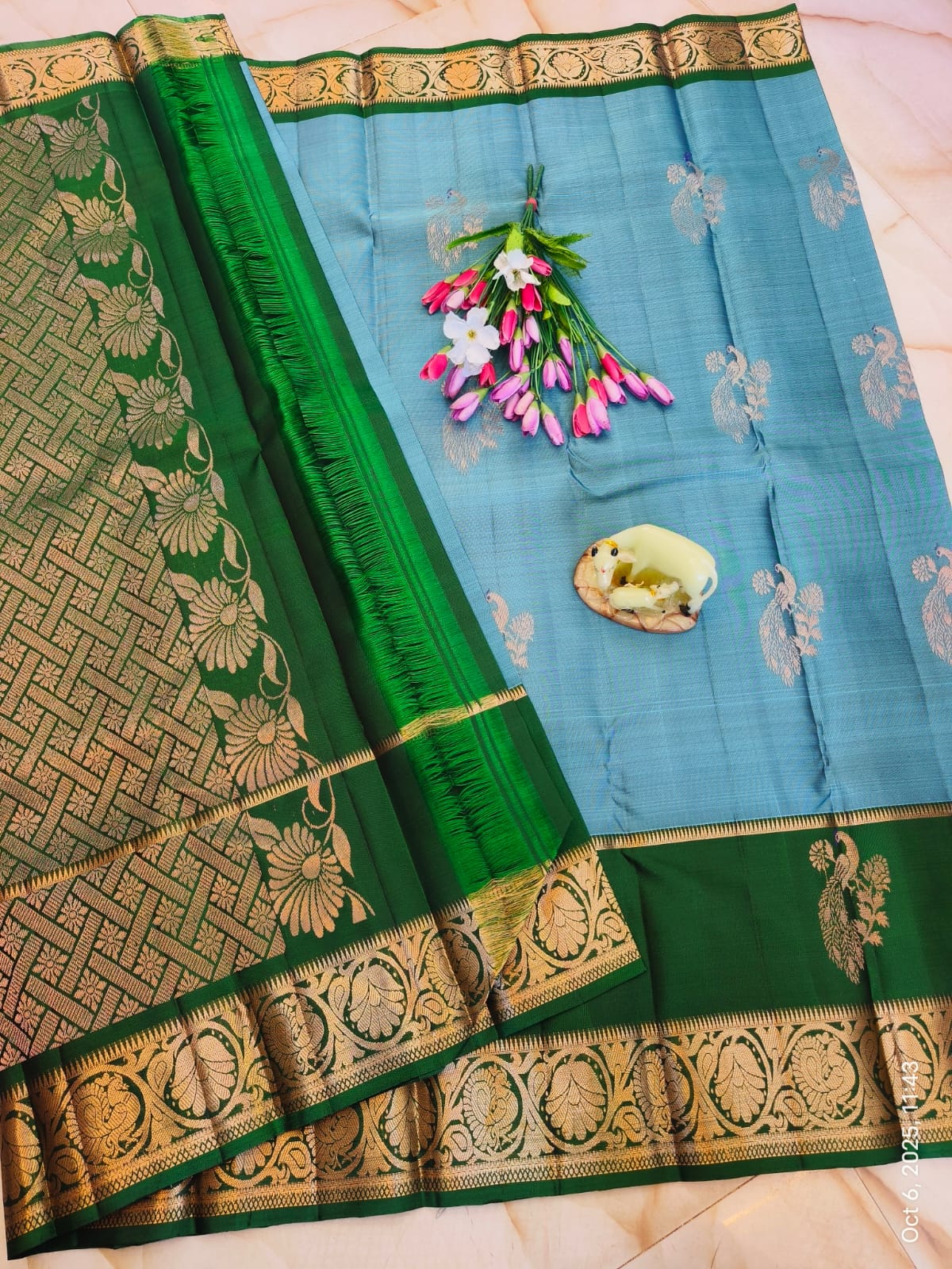 Light Weight Pure Silk Buttas Design Kanchi Border Saree