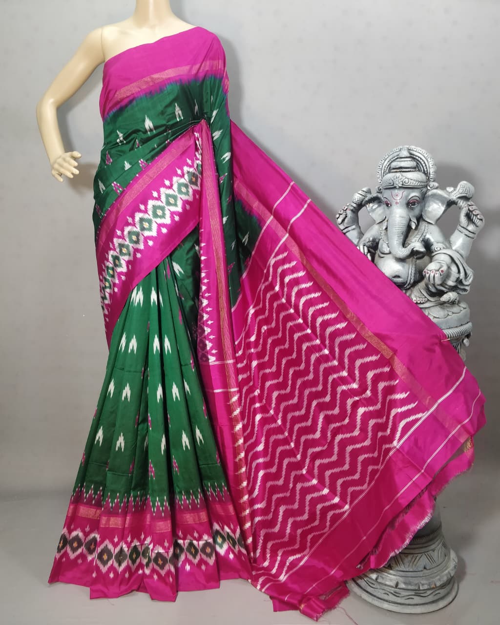 Pochampally Ikat Pure Silk Saree With Blouse