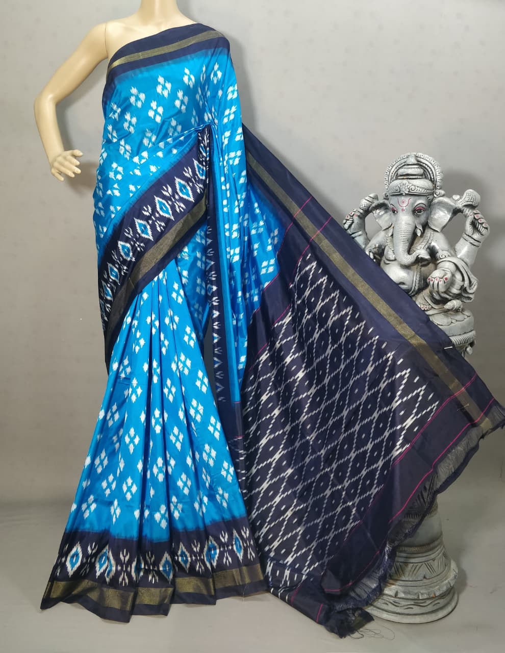 Pochampally Ikat Pure Silk Saree With Blouse