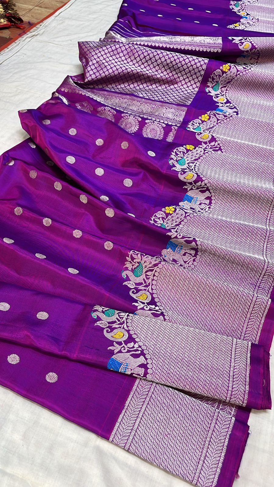 Gadwal Handloom Pure Silk Turning Border Saree