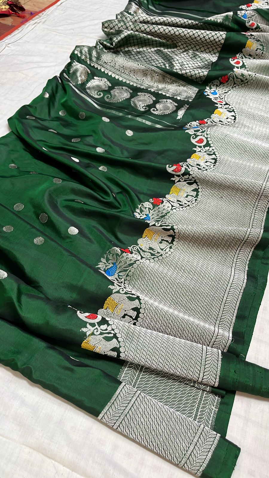 Gadwal Handloom Pure Silk Turning Border Saree