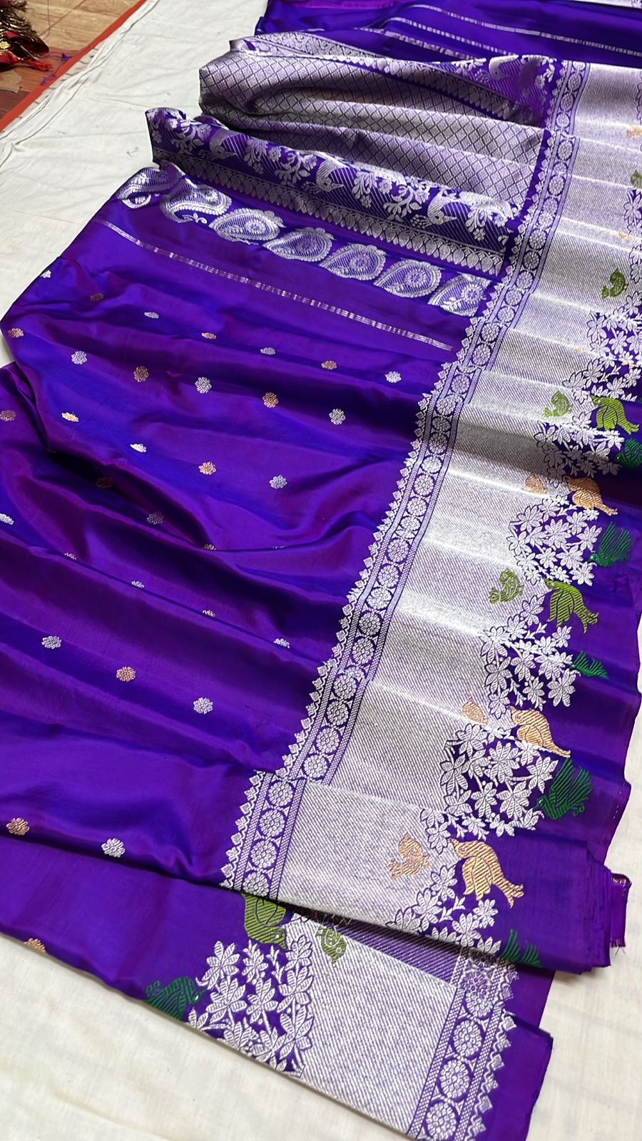 Gadwal Handloom Pure Silk Turning Border Saree