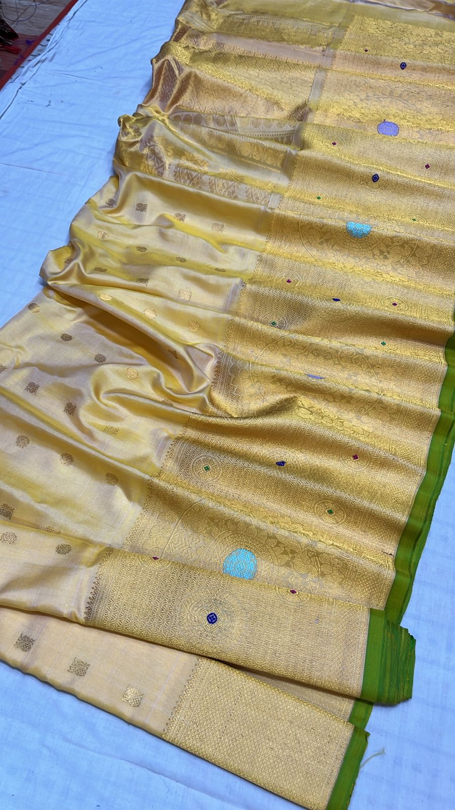 Gadwal Handloom Pure Silk Turning Border Saree