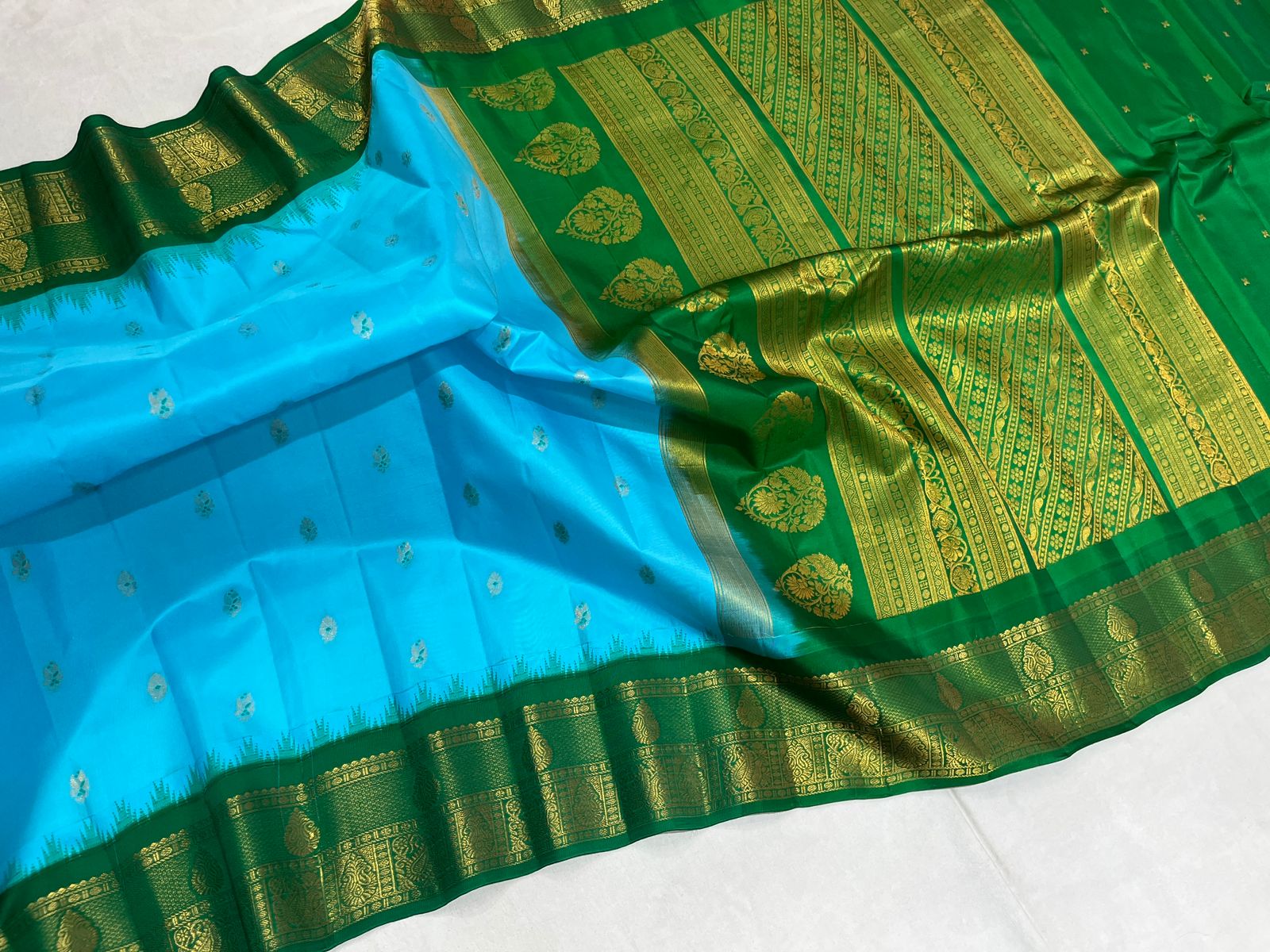 Gadwal Silk Buttas Design Saree