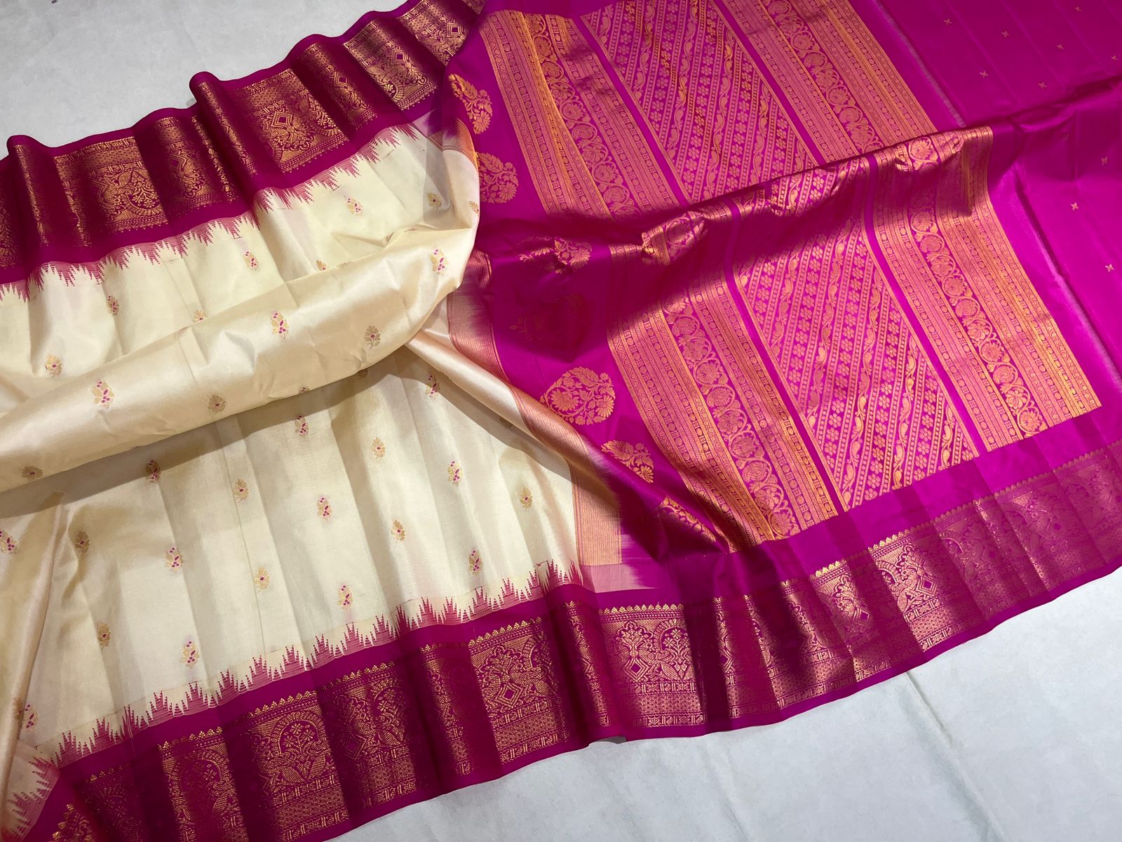 Gadwal Silk Buttas Design Saree