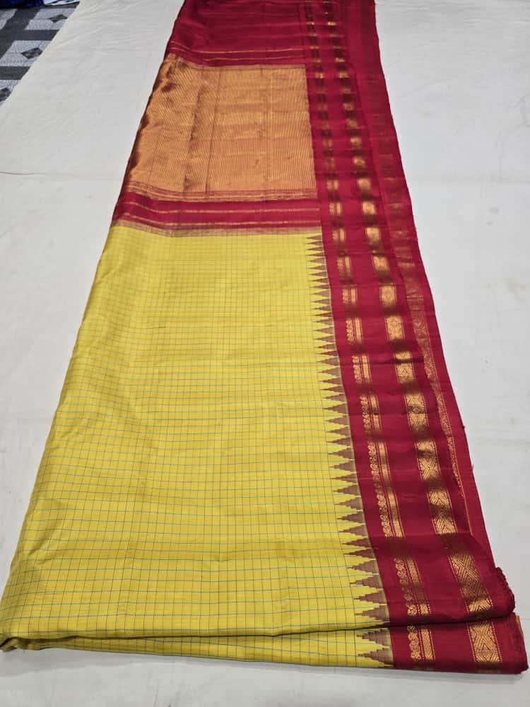 Gadwal Silk Saree With Blouse
