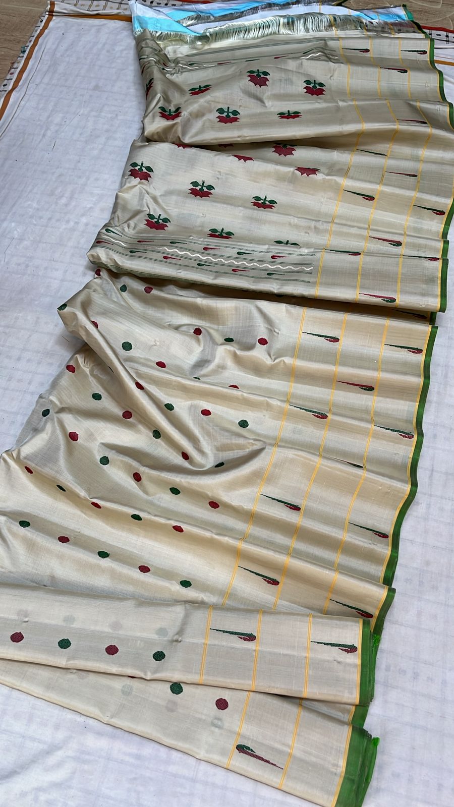 Gadwal Handloom Pure Silk Saree