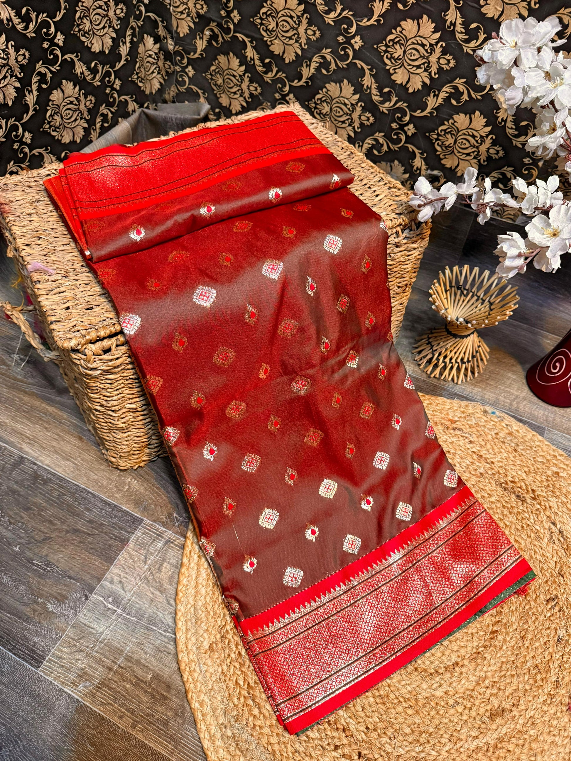 Paithani Shiny Soft Silk Maharani Kadiyal Border Saree With Blouse&nbsp;