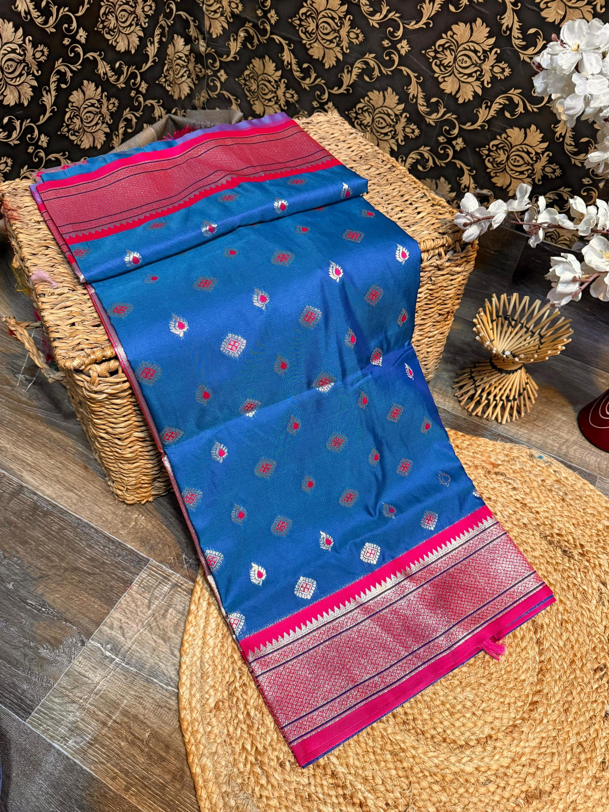 Paithani Shiny Soft Silk Maharani Kadiyal Border Saree With Blouse&nbsp;